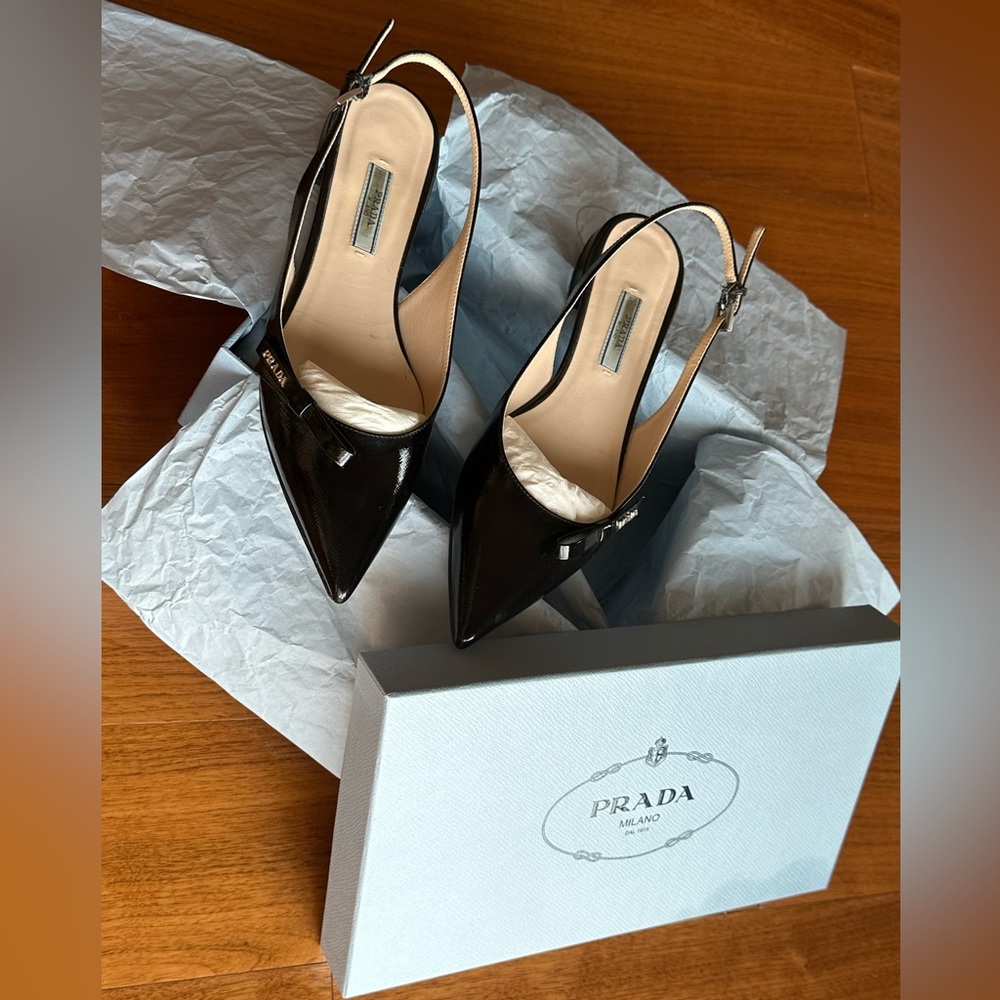 Prada flats - Picture 1 of 16